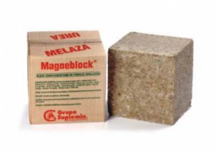 MAGNEBLOCK UREA MELAZA X 23 KG